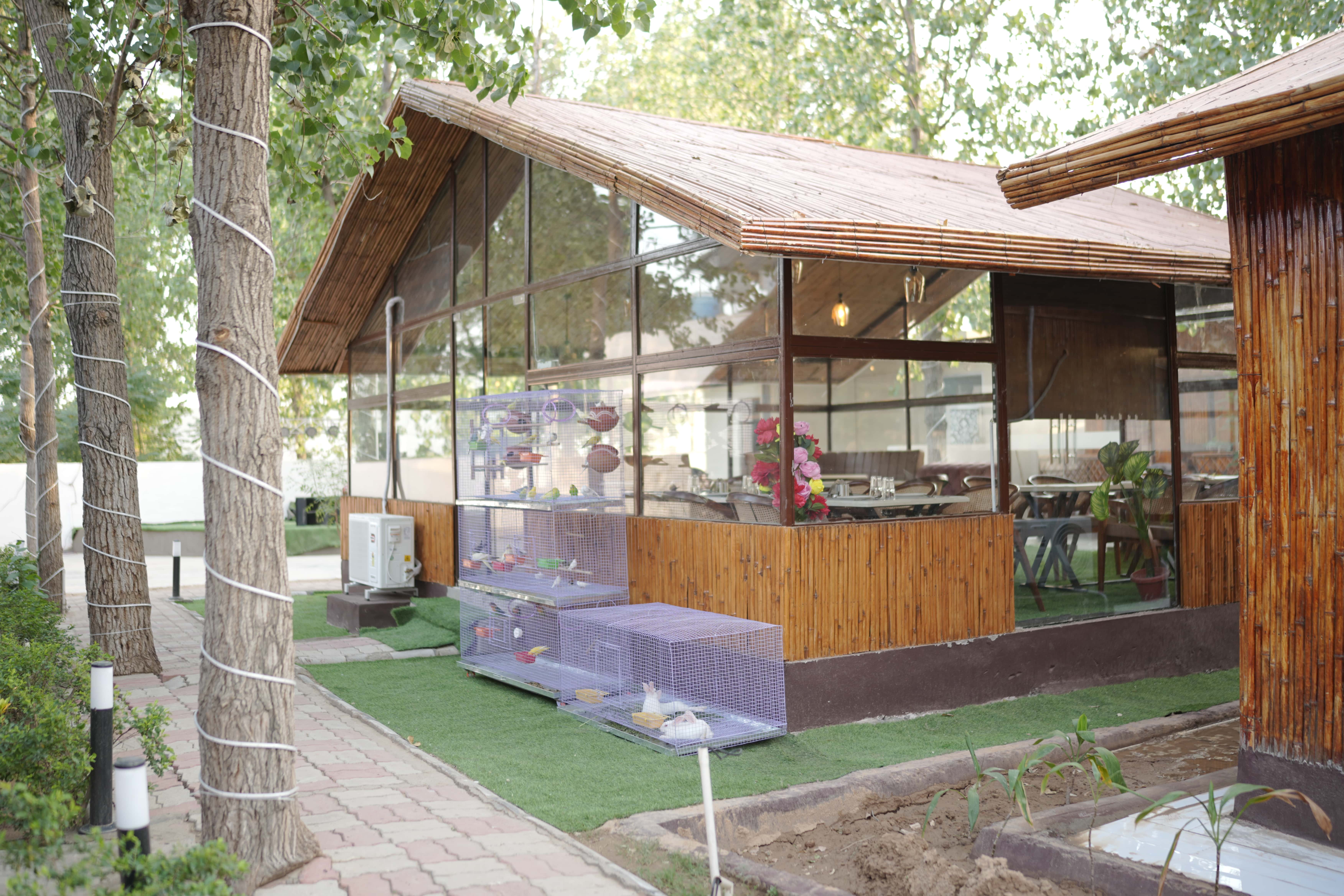 Highway Huts - Nature Retreat